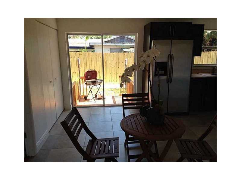 1990 Southwest 9TH ST, Fort Lauderdale, FL 33312