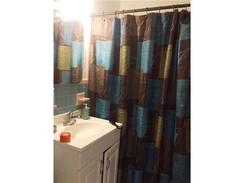 2549 Southwest 7th St, Fort Lauderdale, FL 33312