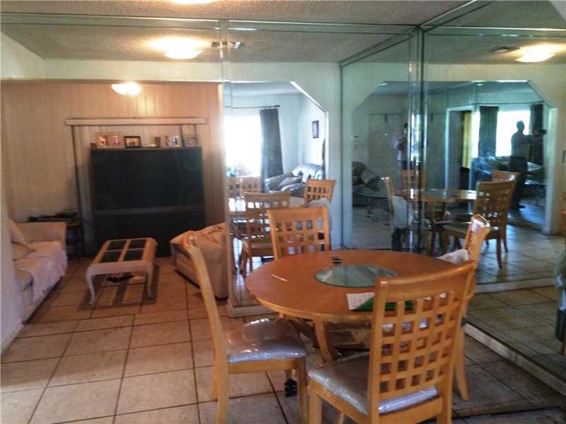 2549 Southwest 7th St, Fort Lauderdale, FL 33312