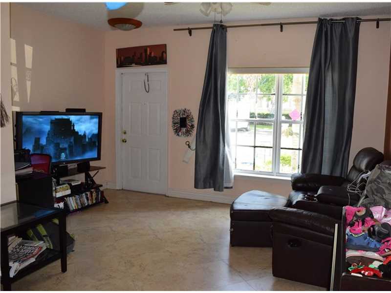 3124 Southwest 49th St, Fort Lauderdale, FL 33312