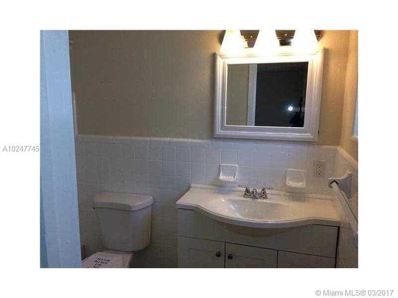 6867 Northwest 28th St, Sunrise, FL 33313