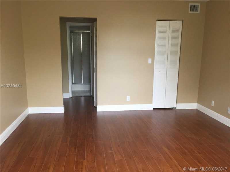6575 West OAKLAND PARK BL, Lauderhill, FL 33313