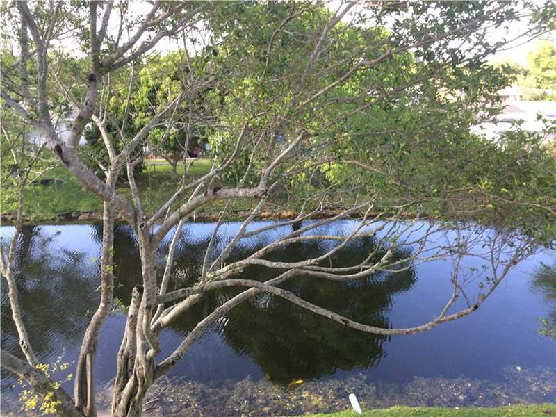 5950 Del Lago Cir 312, Sunrise, FL 33313