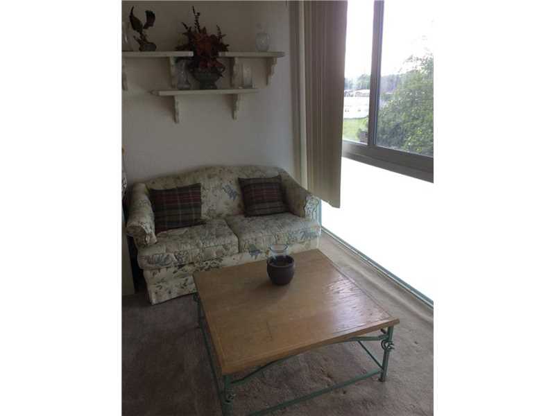 5950 Del Lago Cir 312, Sunrise, FL 33313