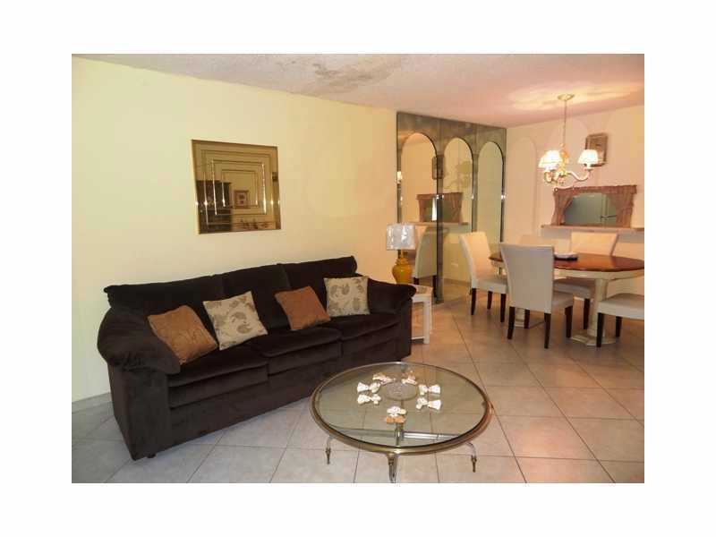 5041 West Oakland Park Blvd, Lauderdale Lakes, FL 33313