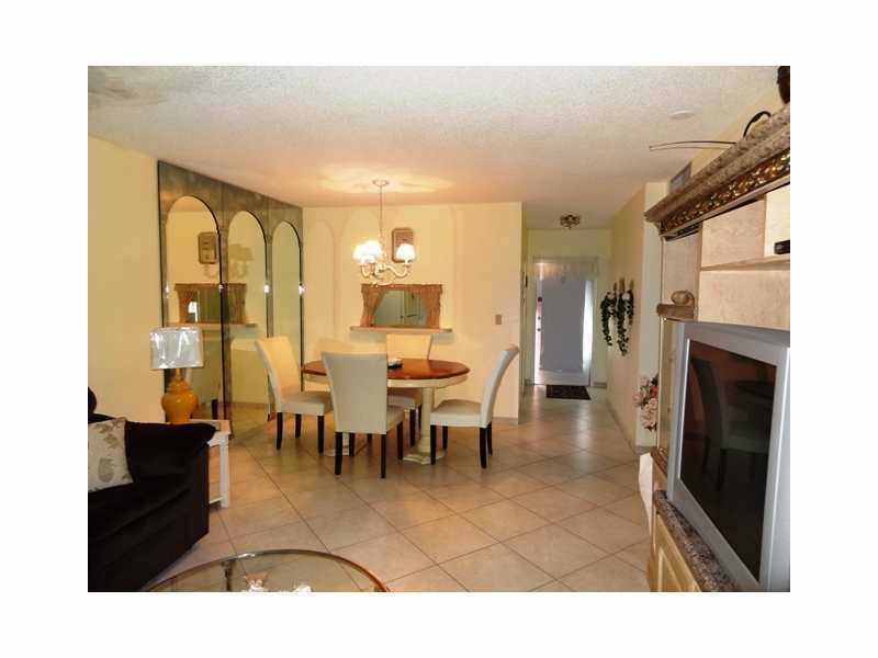 5041 West Oakland Park Blvd, Lauderdale Lakes, FL 33313