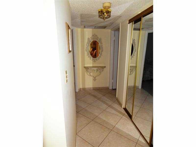 5041 West Oakland Park Blvd, Lauderdale Lakes, FL 33313