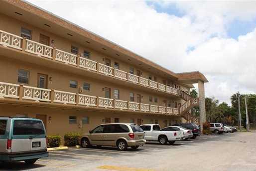 5061 W Oakland Park Boulevard, Lauderdale Lakes, FL 33313