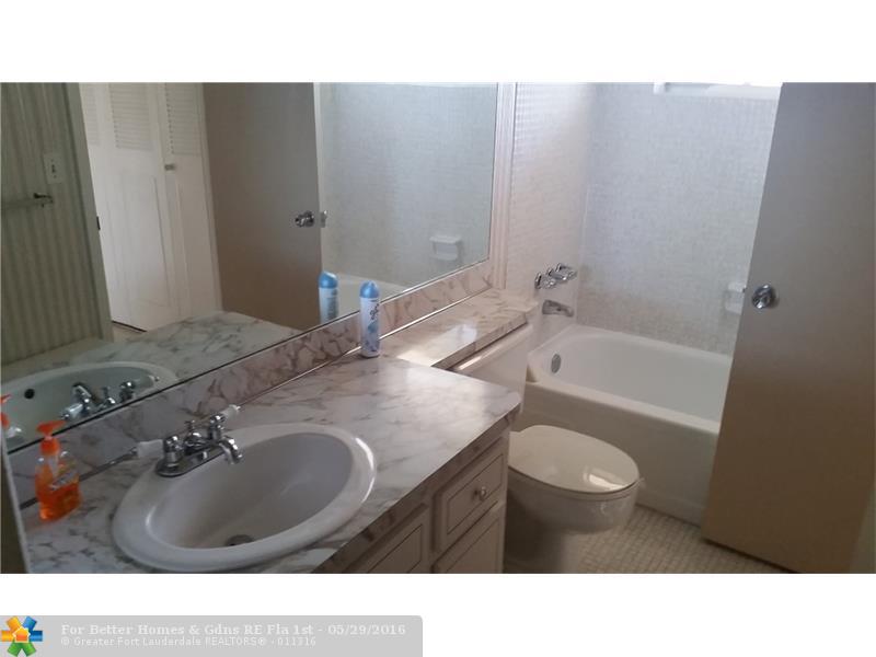 5181 W Oakland Park Blvd # 312, Lauderdale Lakes, FL 33313