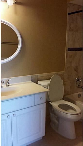 5011 W Oakland Park Blvd # 304, Lauderdale Lakes, FL 33313