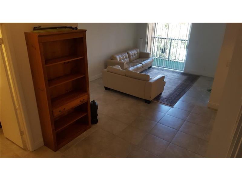 7561 Northwest 16th St, Plantation, FL 33313