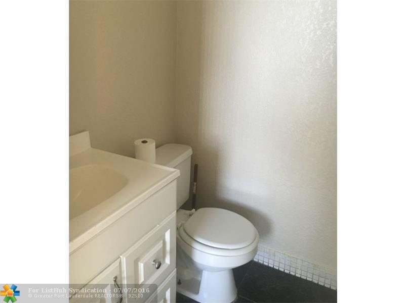 1756 NW 55th Ave 203, Lauderhill, FL 33313