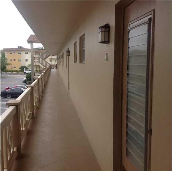 5061 W Oakland Park Blvd # 207, Lauderdale Lakes, FL 33313