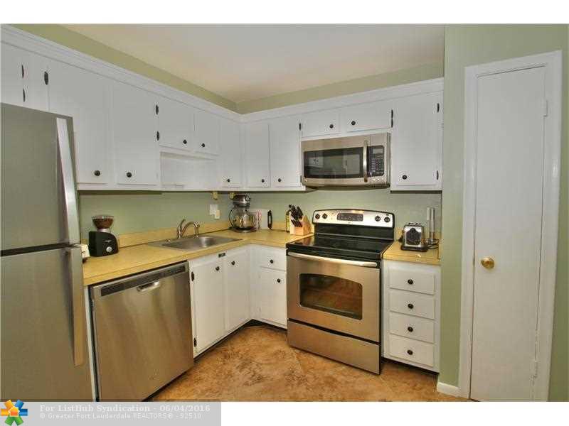 4751 NW 21st St 103, Lauderhill, FL 33313
