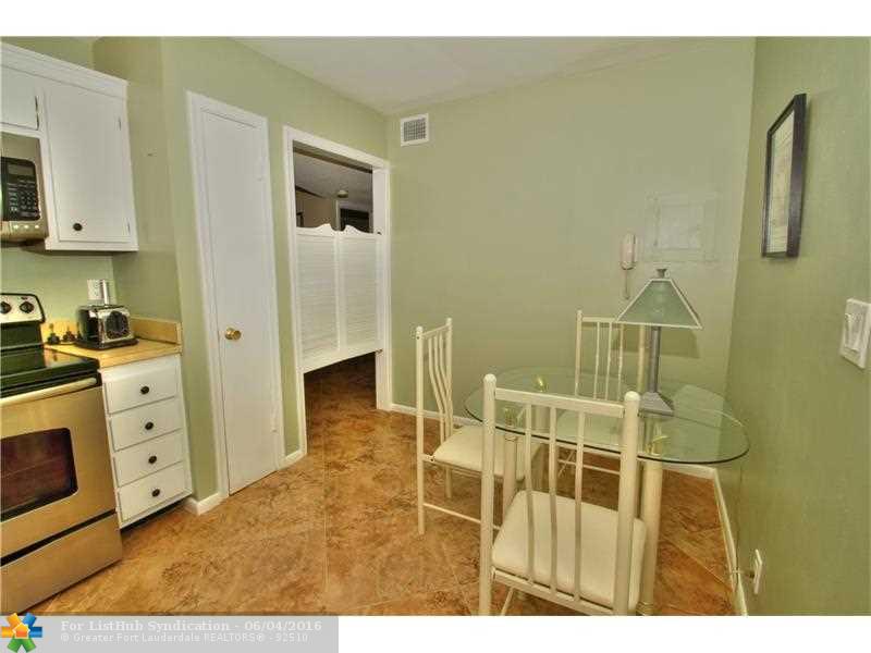 4751 NW 21st St 103, Lauderhill, FL 33313