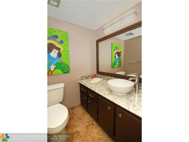 4751 NW 21st St 103, Lauderhill, FL 33313