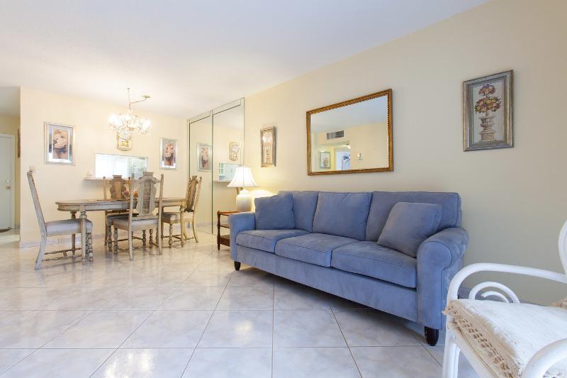 5051 W Oakland Park Boulevard, Lauderdale Lakes, FL 33313