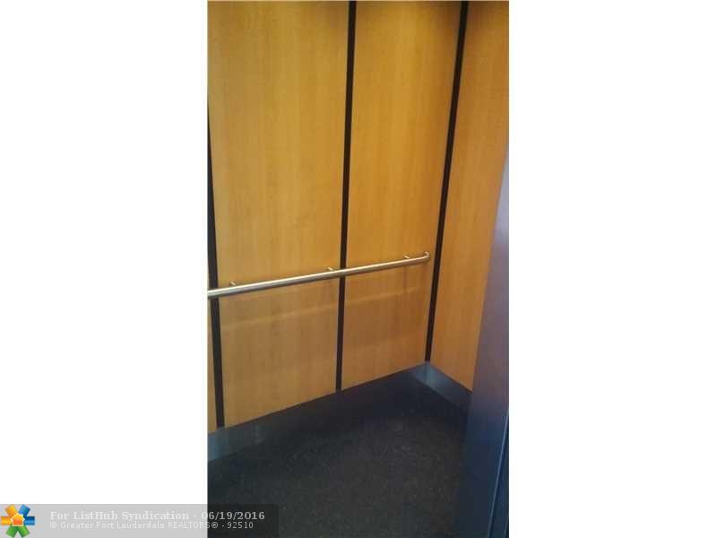 2331 N State Road 7 212, Lauderdale Lakes, FL 33313