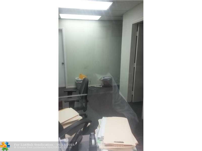 2331 N State Road 7 212, Lauderdale Lakes, FL 33313