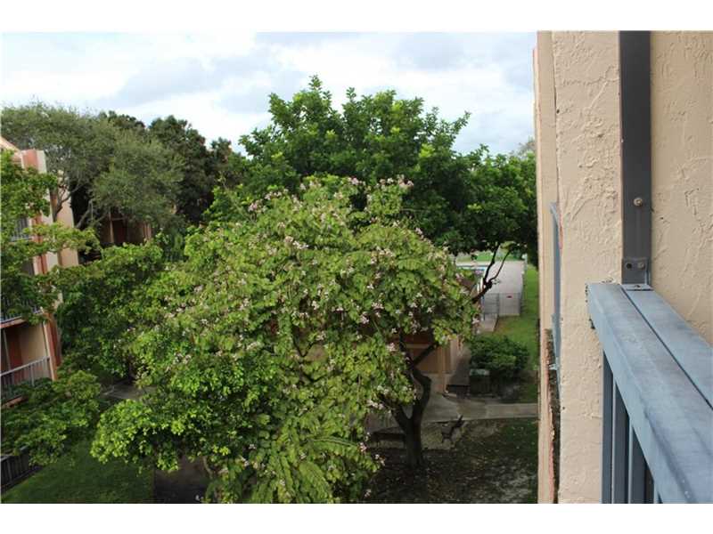 7501 Northwest 16th St, Plantation, FL 33313