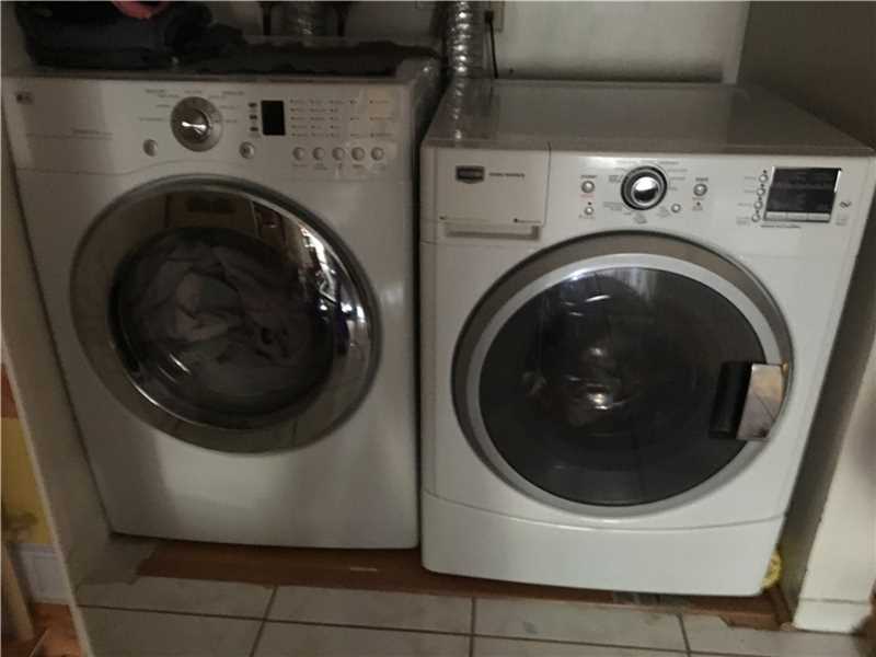 7501 Northwest 16th St, Plantation, FL 33313