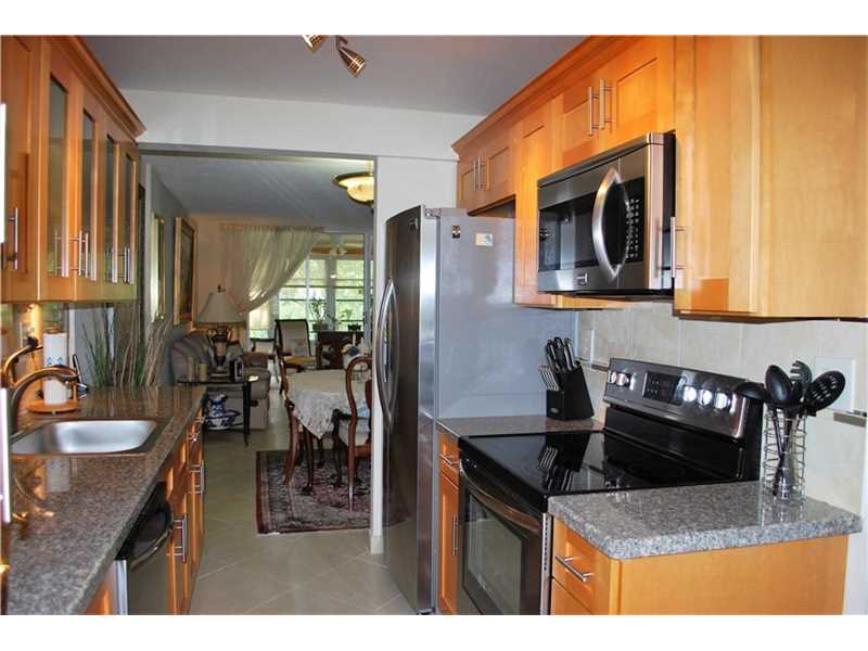 2650 Northwest 49th Ave, Lauderdale Lakes, FL 33313