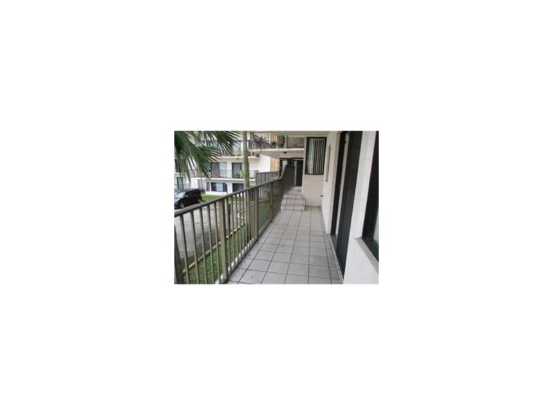 4720 Southwest 62nd Way, Davie, FL 33314