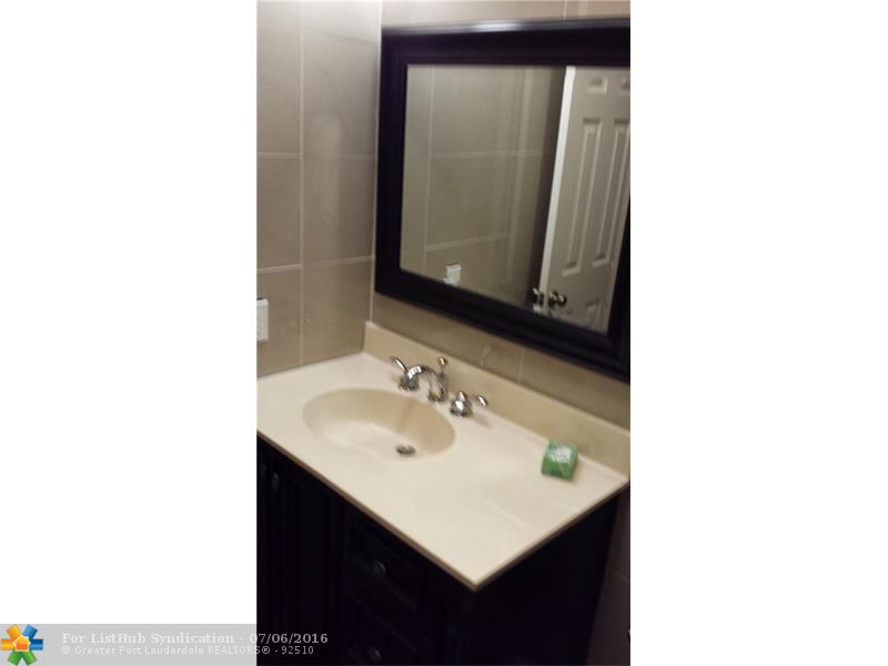 7540 SW 28th St 49, Davie, FL 33314