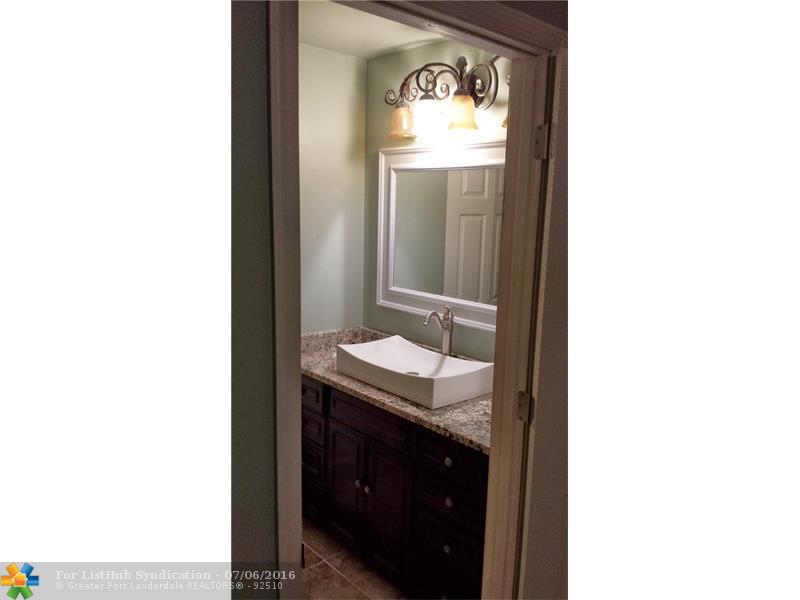 7540 SW 28th St 49, Davie, FL 33314