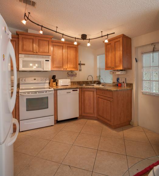 Lauder Lakes Manufactured Home Community3001 SW 18th Terrace #119Fort Lauderdale, FL 33315