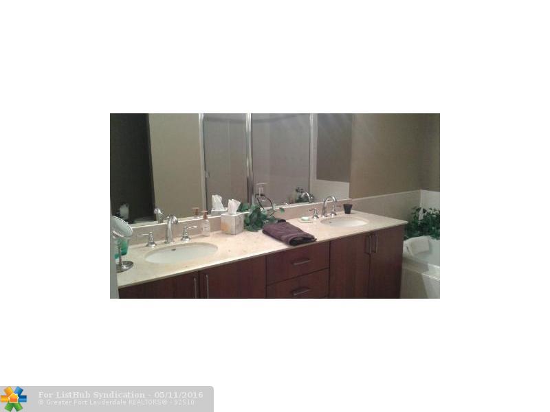 401 SW 4TH AV 1404, Fort Lauderdale, FL 33315