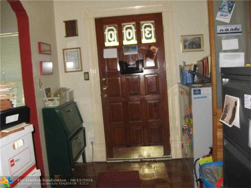 300 SE 19th St, Fort Lauderdale, FL 33316