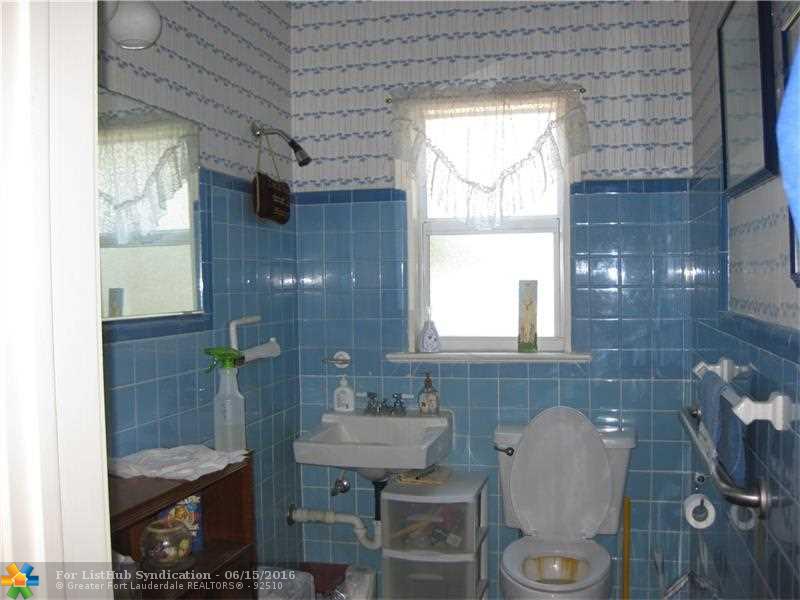 300 SE 19th St, Fort Lauderdale, FL 33316