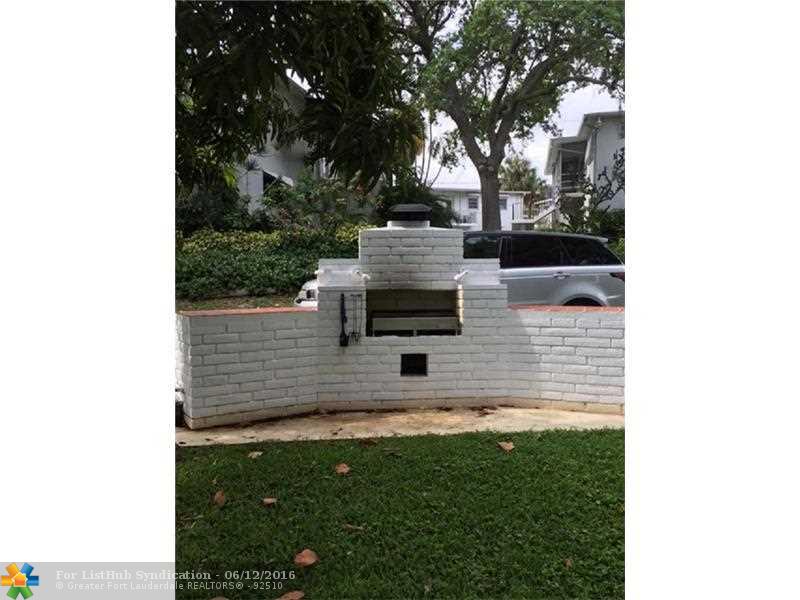 1050 SE 14th Pl 15D, Fort Lauderdale, FL 33316