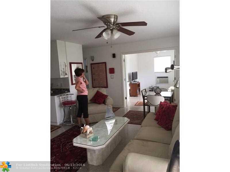 1050 SE 14th Pl 15D, Fort Lauderdale, FL 33316