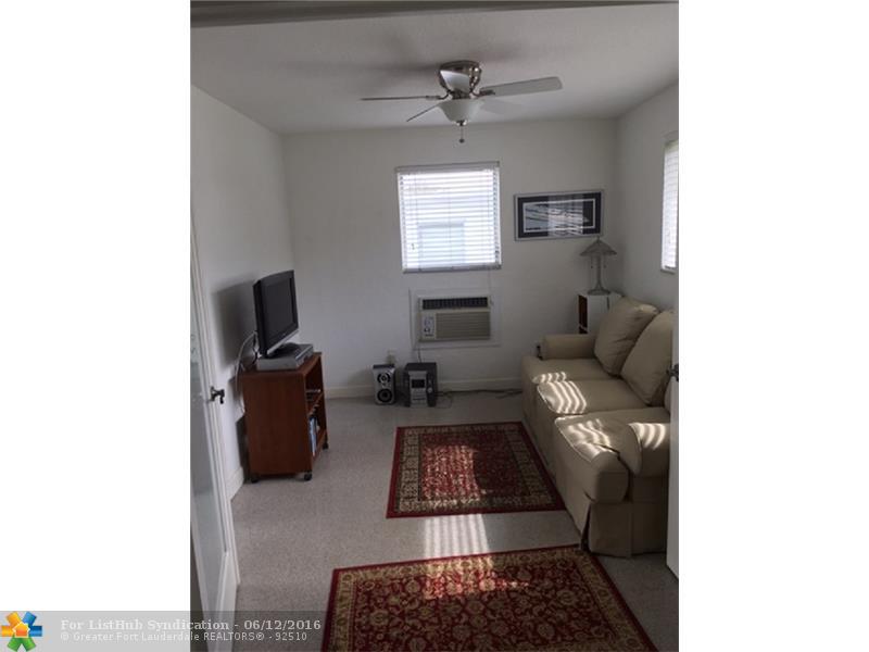 1050 SE 14th Pl 15D, Fort Lauderdale, FL 33316