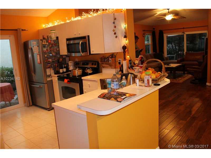 7536 Northwest 3rd Ct, Plantation, FL 33317