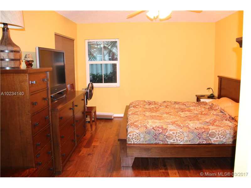 7536 Northwest 3rd Ct, Plantation, FL 33317