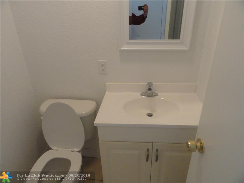 4615 NW 9th Dr 4615, Plantation, FL 33317