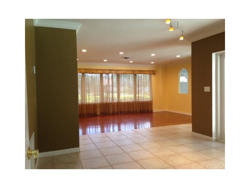 161El Dorado Pkwy, Plantation, FL 33317