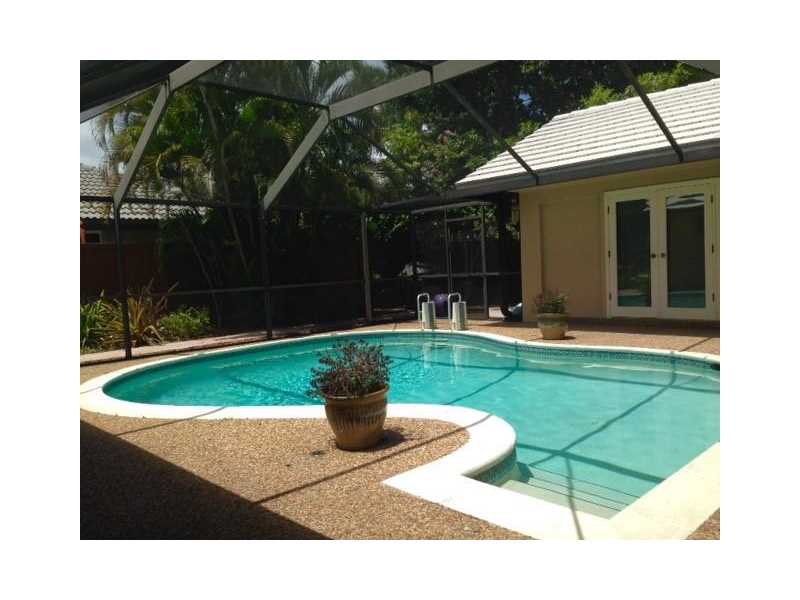 161El Dorado Pkwy, Plantation, FL 33317