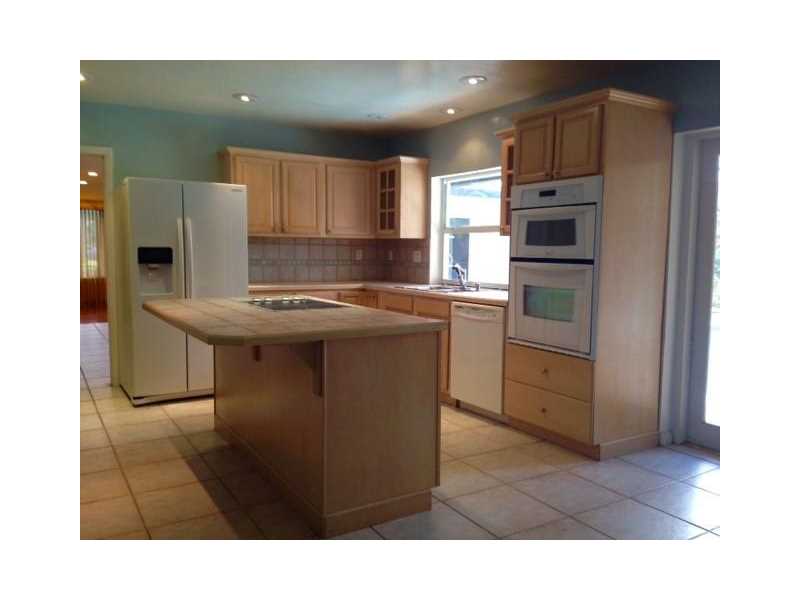 161El Dorado Pkwy, Plantation, FL 33317