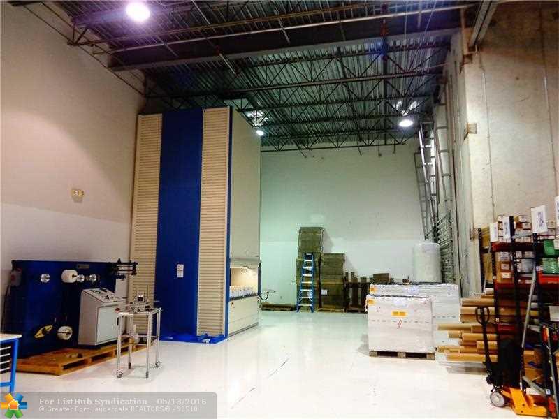 7050 S State Rd. 7 16, Davie, FL 33317