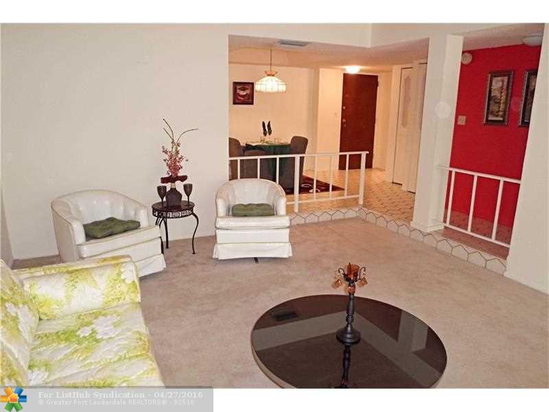 3760 Inverrary Dr 3U, Lauderhill, FL 33319