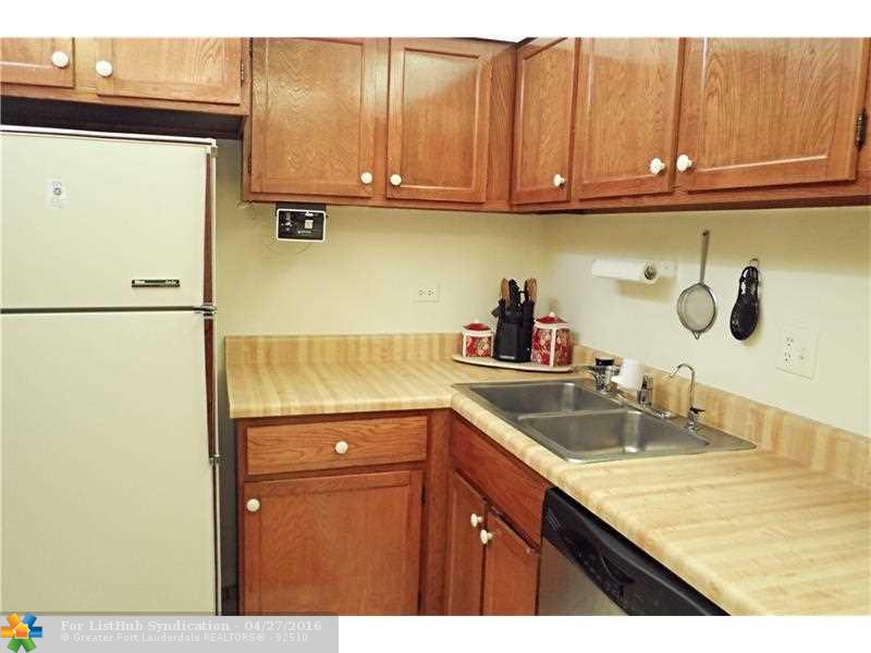 3760 Inverrary Dr 3U, Lauderhill, FL 33319