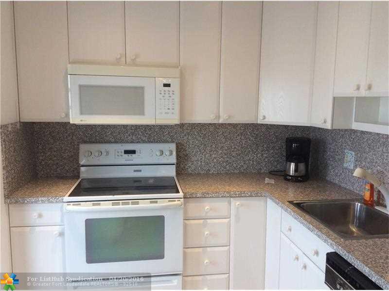 4050 NW 42nd Ave 413, Lauderdale Lakes, FL 33319