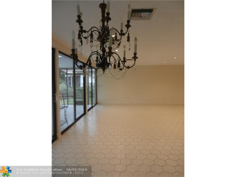 4600 King Palm Dr, Tamarac, FL 33319
