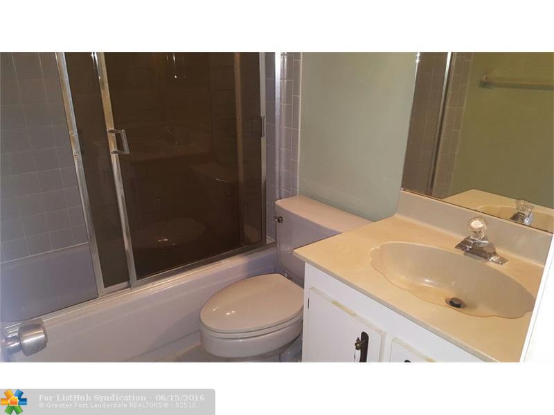 3253 Inverrary Blvd 3253, Lauderhill, FL 33319