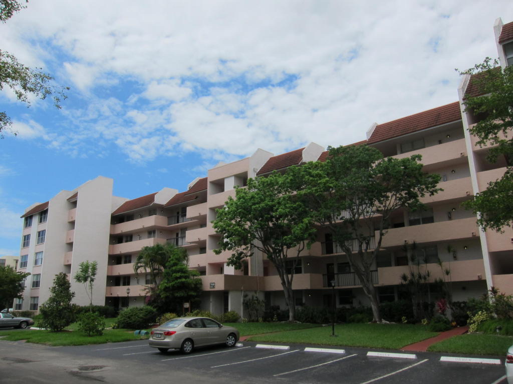 7080 Environ Boulevard, Lauderhill, FL 33319