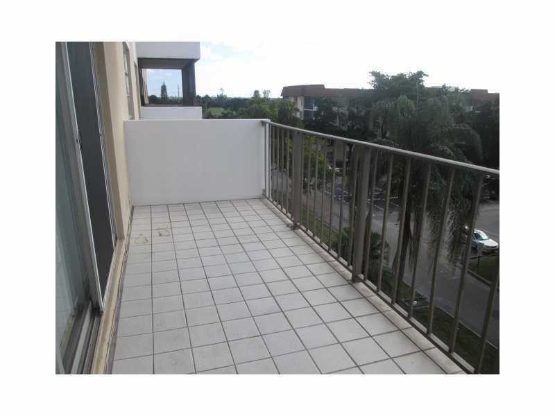 4174Inverrary Dr, Lauderhill, FL 33319
